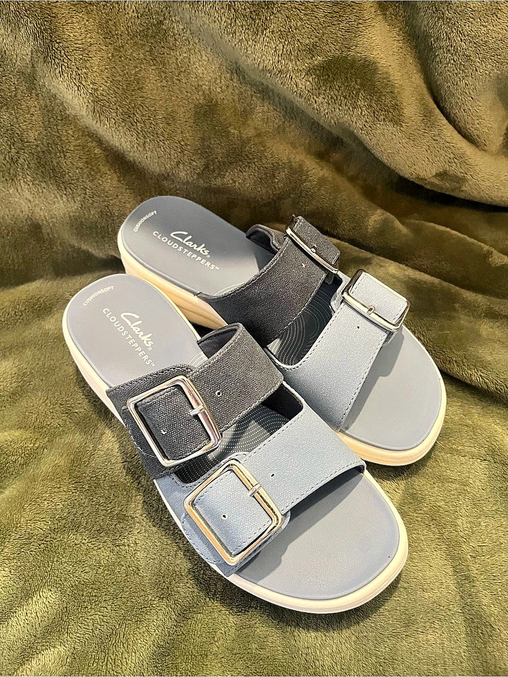 Brand New size 6 Wide Clarks Cloudsteppers Drift Buckle Slide Sandals Blue